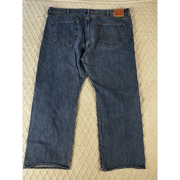 Men's Levi's 501 Light Wash Button Fly Straight Fit Jeans •W46 L30" *EUC - Picture 1 of 4